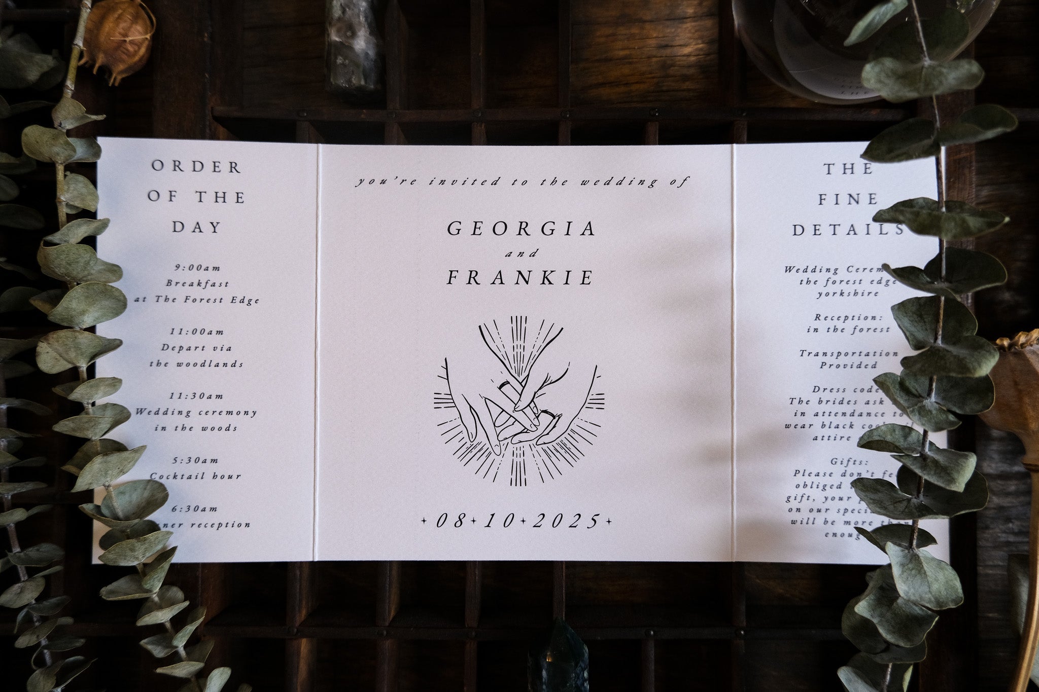 Interlocking Rings | Gatefold Wedding Invitation | Gold Wedding Bands Luxury Wedding Stationery