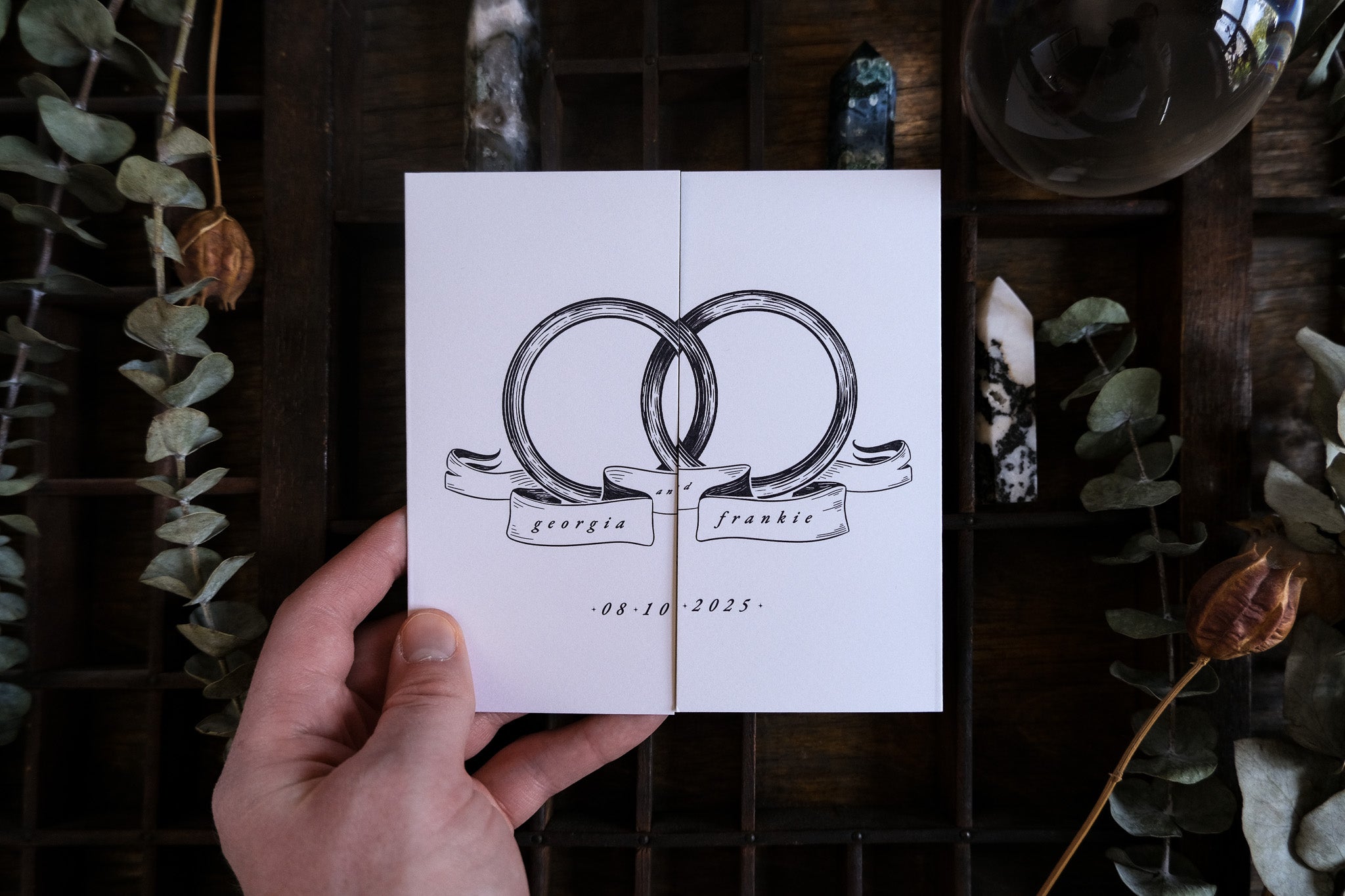Interlocking Rings | Gatefold Wedding Invitation | Gold Wedding Bands Luxury Wedding Stationery
