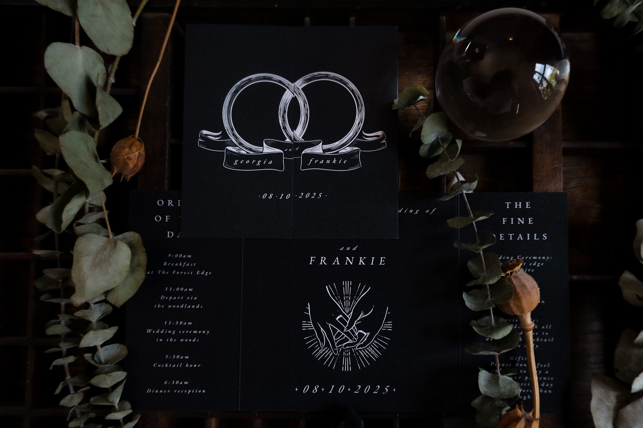 Interlocking Rings | Gatefold Wedding Invitation | Gold Wedding Bands Luxury Wedding Stationery